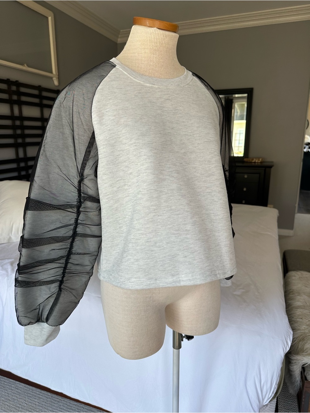 FRIFUL Sheer Puff Sleeve Sweatshirt with Organza Sleeves, NWOT size large - Picture 5 of 14